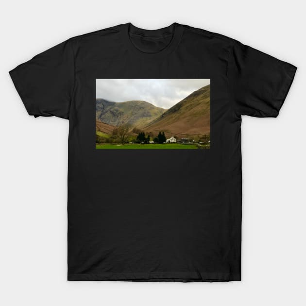 wasdale head inn with kirk fell to the side T-Shirt by acolename1